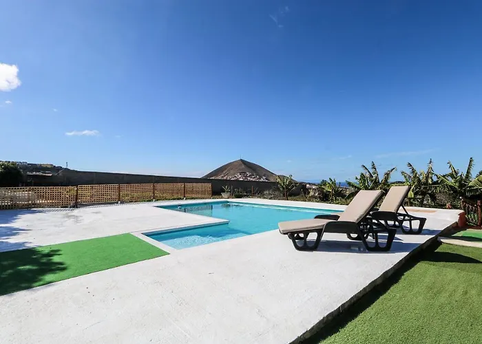 Cute Villa With Views And Pool